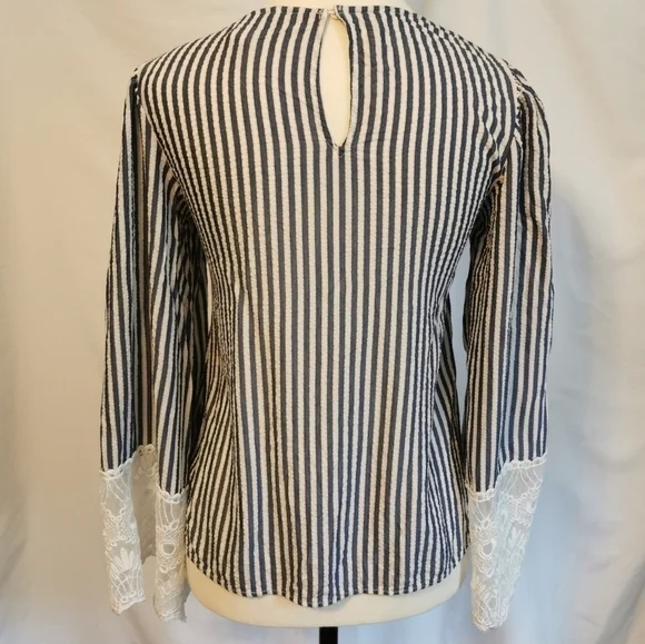 H&M Blue/White Blouse - Sz 2 - Picture 3 of 8